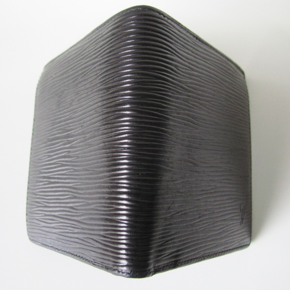 Louis Vuitton Other - Louis Vuitton Epi Wallet Bifold Unisex